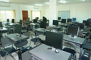 A computer lab in the ACLEDA-ASEAN Regional Microfinance Training Center A computer lab in the ACLEDA-ASEAN Regional Microfinance Training Center
