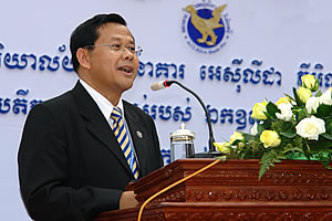 លោក អ៊ិន ចាន់នី ប្រធាននាយកប្រតិបត្តិ ធនាគារអេស៊ីលីដា លោក អ៊ិន ចាន់នី ប្រធាននាយកប្រតិបត្តិ ធនាគារអេស៊ីលីដា