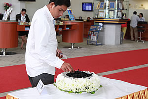 Giving mourning sign to our customers Giving mourning sign to our customers